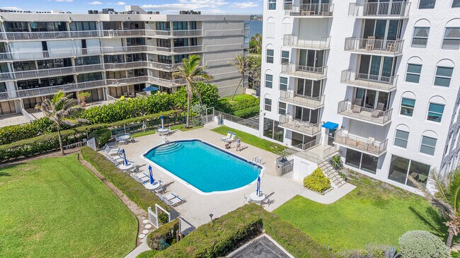 Building Photo - 3230 S Ocean Blvd