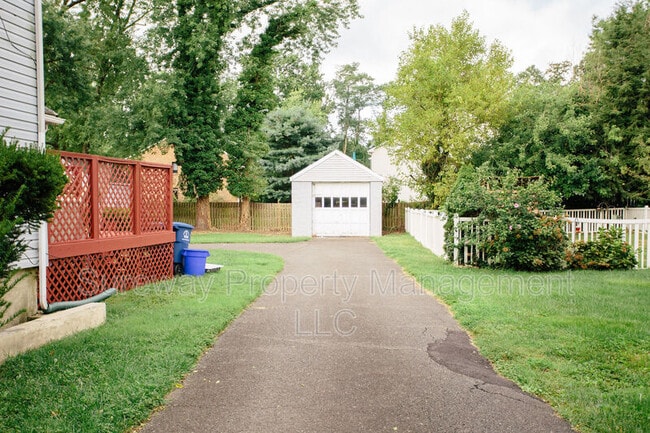 Building Photo - 220 S Church St