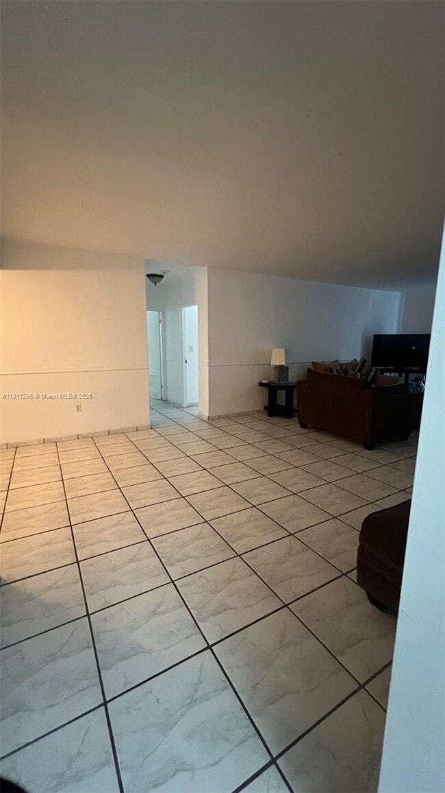 Building Photo - 5825 Collins Ave