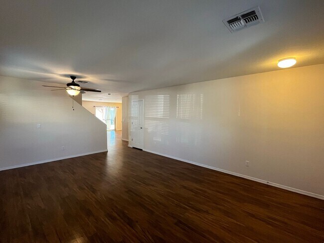 Building Photo - 4 Bedroom + Den Home in the Cameron Ranch ...