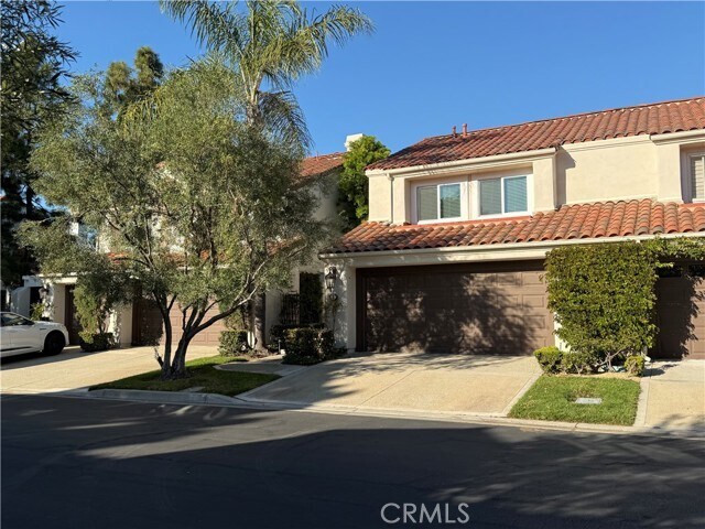 Building Photo - 9 La Quinta