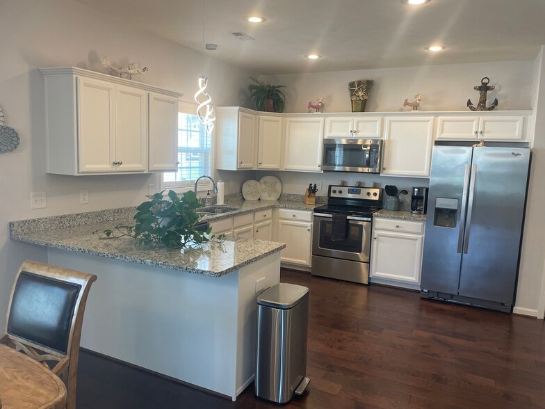 Kitchen - 130 Roudabush Dr NW