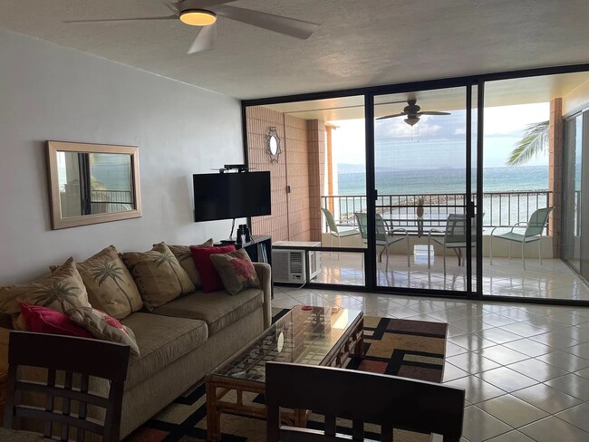 Building Photo - 30 Hauoli St