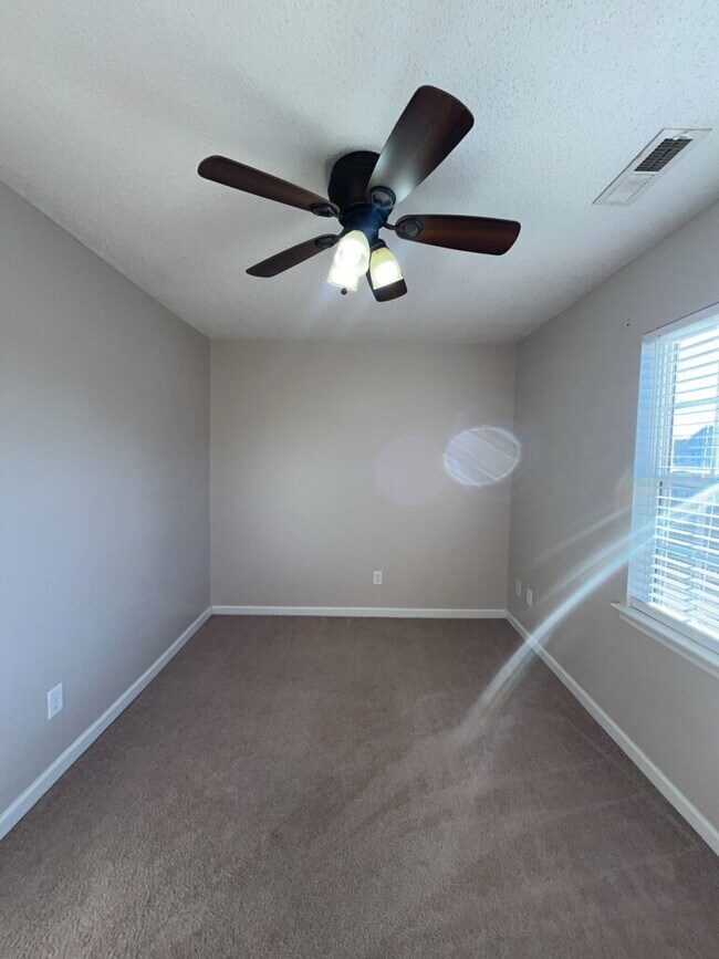 Building Photo - 809 Timberlake Trail