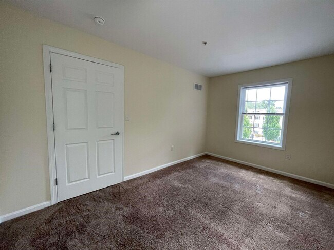 Building Photo - 100 Sentinel Court