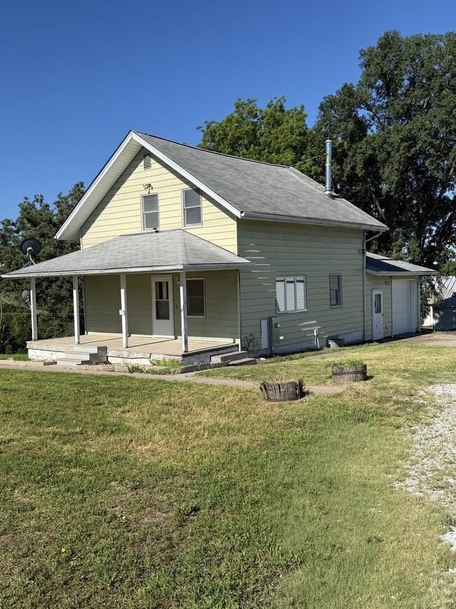 Building Photo - 1801 Pinecrest Rd