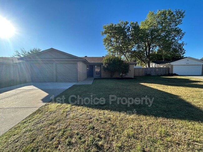 Building Photo - 625 Edwards Dr