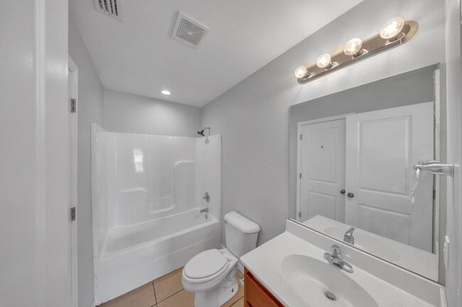 Building Photo - 5086 Greyfield Pl N