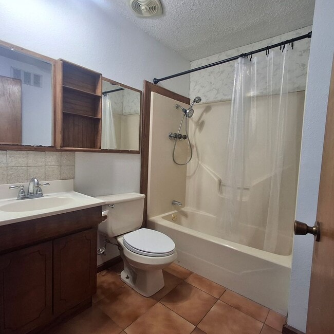 Building Photo - 212 W San Vicente St