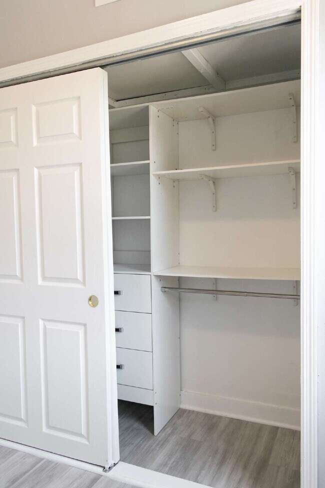 Building Photo - Student Housing Near the University of Dayton – Rent is $750 per bedroom (3 students), total leas...