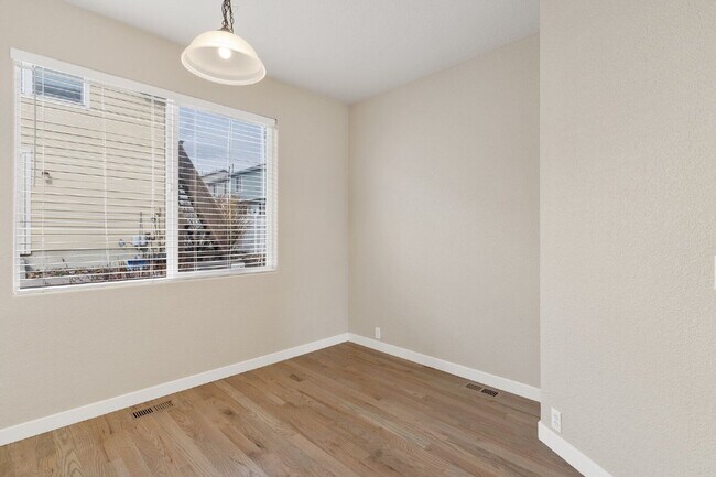 Building Photo - 2284 St Paul Dr