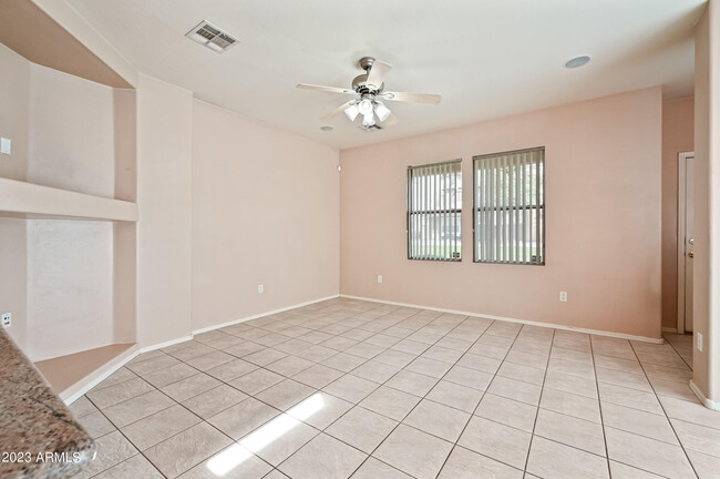 Building Photo - 1559 S Longspur Ln
