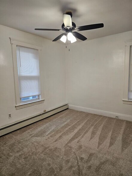Building Photo - 34 Elmwood Pl