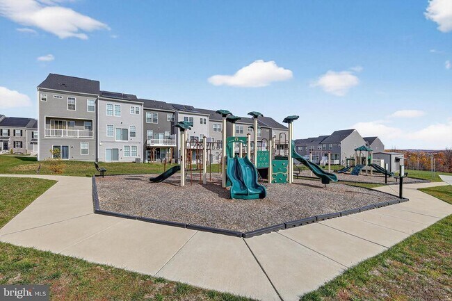 Building Photo - 1017 Flester Ln