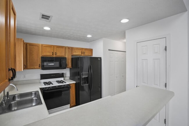 Building Photo - 308 W Oaks Trail