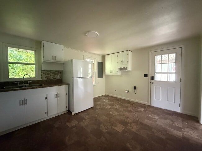 Building Photo - 2 Bedroom 1 Bath Home in Kingsport, TN