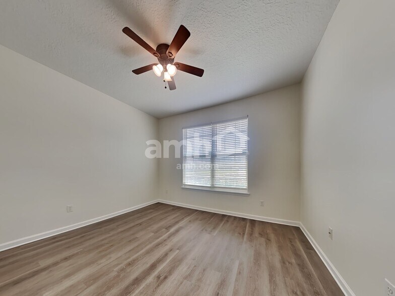 Building Photo - 11799 Parker Lakes Drive