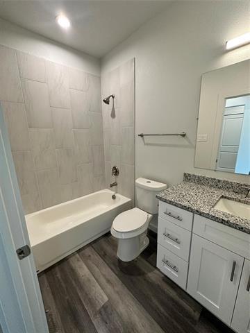 Building Photo - 1005 Dubois St