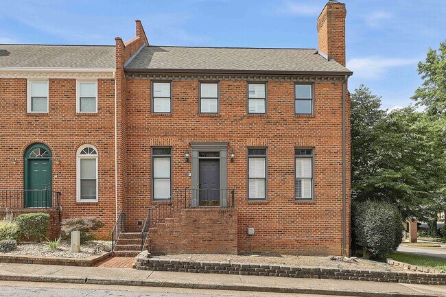 Building Photo - Charming 3BR Townhome with Elevator in the Heart of Fayetteville