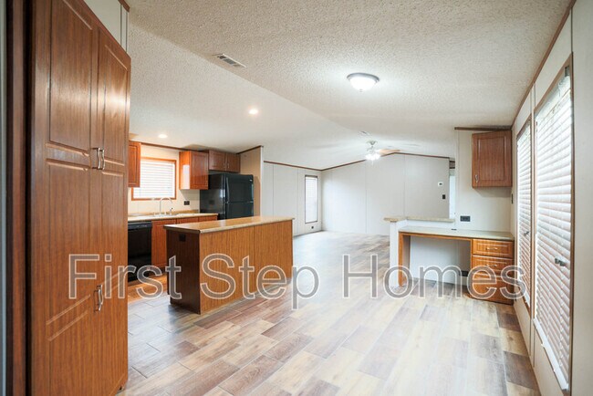 Building Photo - 1210 Orizaba