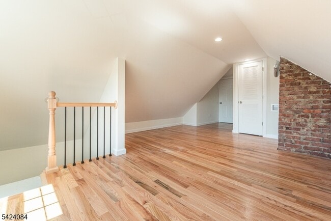 Building Photo - 39 Beekman St