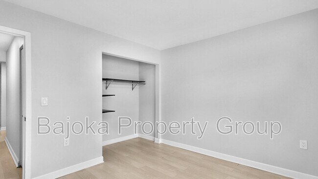 Building Photo - 4434 Trumbull St