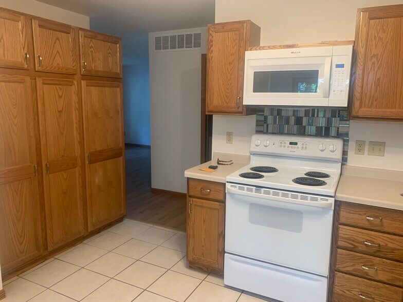 Large Pantry Storage Area - 1105 W North Water St