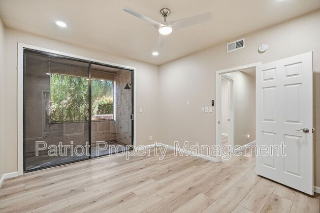 Building Photo - 9708-9708 E Vía Linda