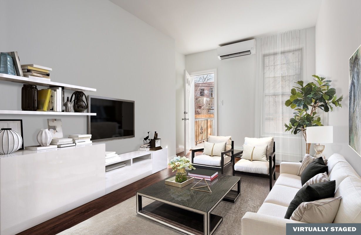 Living Room - 712 Lexington Ave