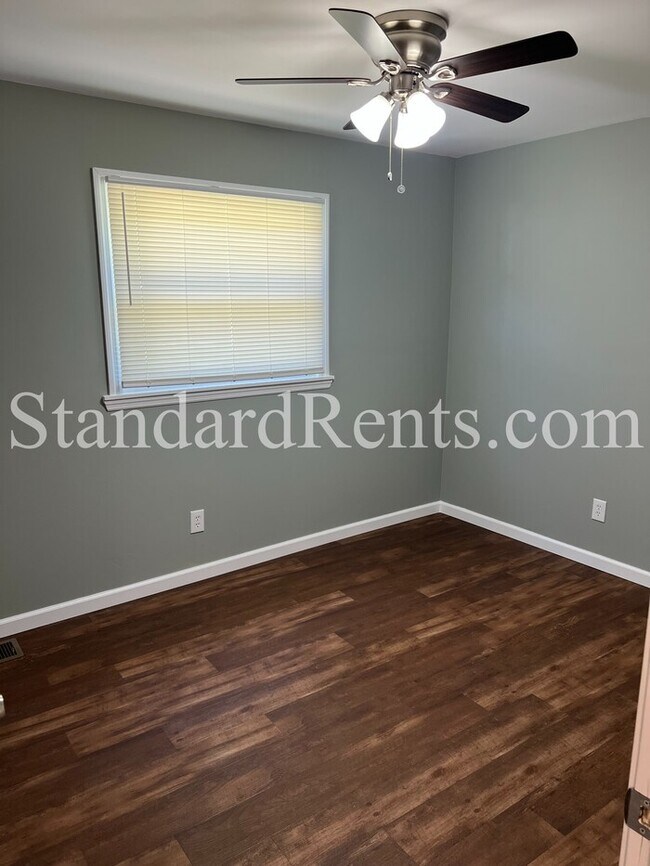 Building Photo - 2344 Clarissa Dr NW
