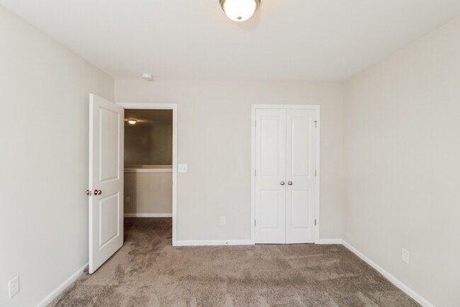 Building Photo - APPLY TODAY! Located in St Andrews!