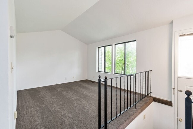 Building Photo - Spacious West Valley Duplex