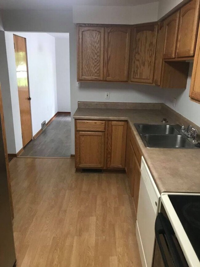 Building Photo - cen47