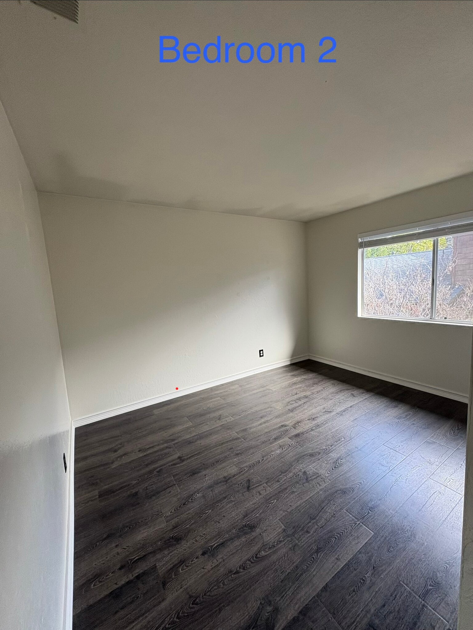 Room 2 - 4128 Ravenwood Pl