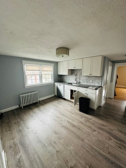 Building Photo - 369 Waverly Rd