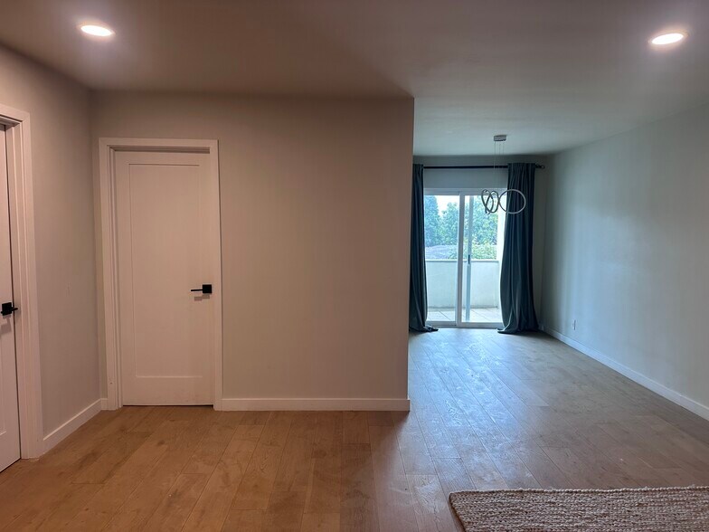 LIving Dining - 1299 Cordova St