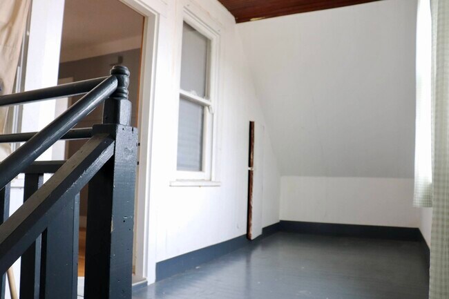 Building Photo - 5938 W 64th St