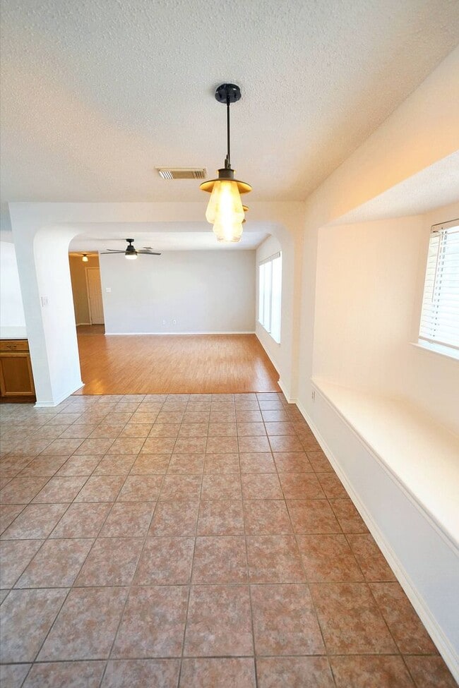 Building Photo - Charming 3-Bedroom Home in Ashley Place - ...