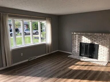 Building Photo - Duplex currently available in Westerville School District (Pointview ES, Genoa MS, Westerville Ce...