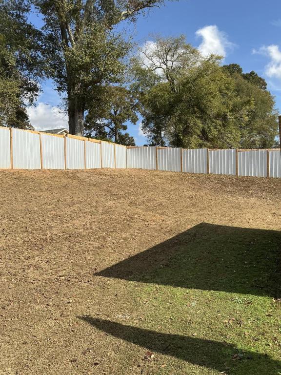 Building Photo - 617 Green Dr