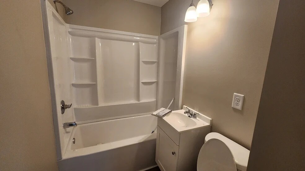 Building Photo - 223 Jefferson Ave