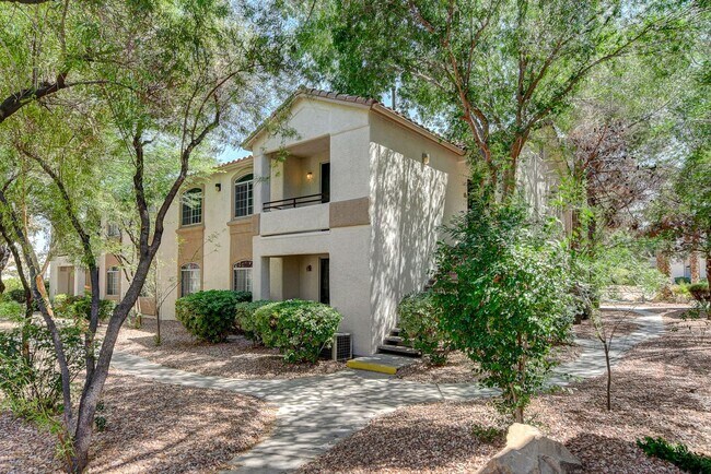 Primary Photo - Move right into this 2 bedroom, 2 bath condo!