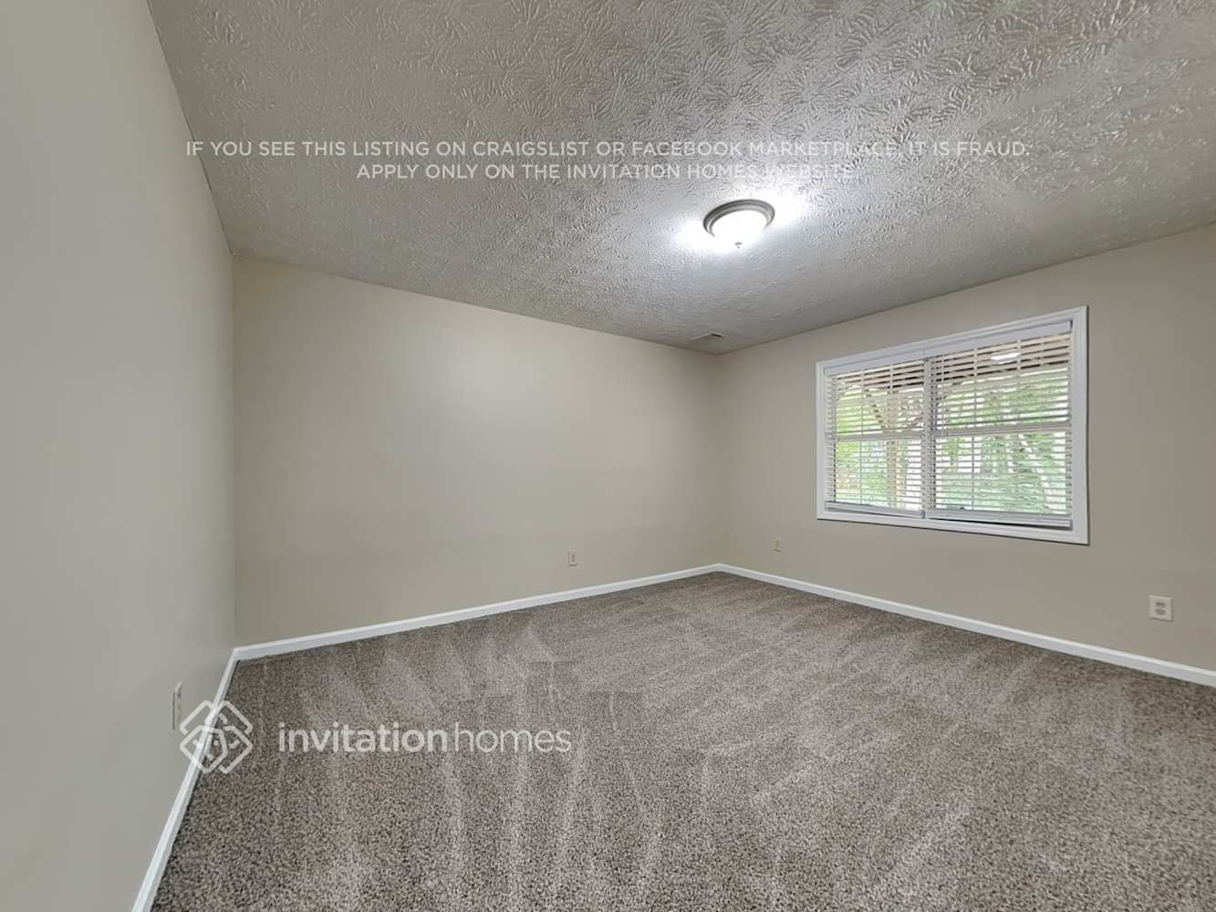 Building Photo - 5995 Rolling Oaks Ln