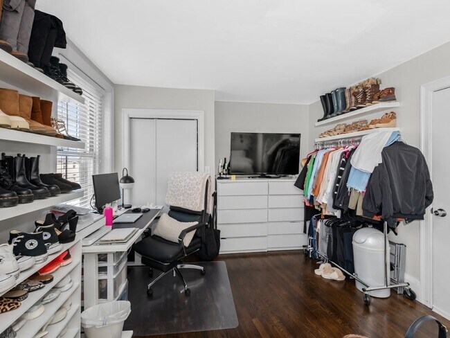 Building Photo - 83 Main St