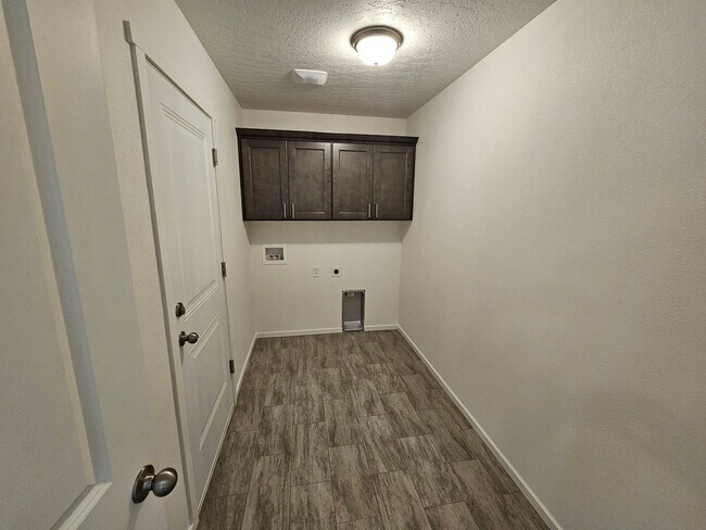 Building Photo - Beautifully Home in the Valley
