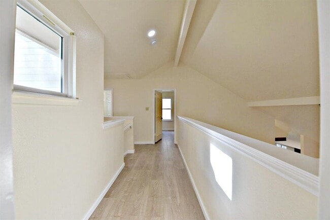 Building Photo - 6606 Hondo Bend