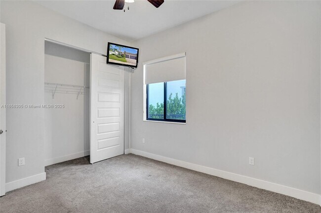 Building Photo - 10590 Mira Vista Dr