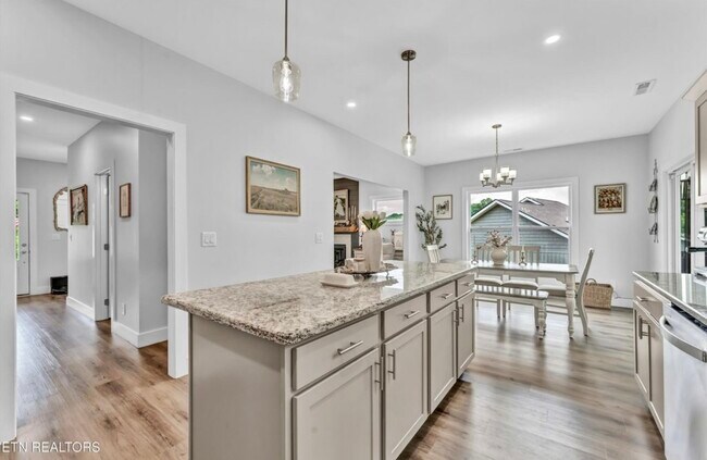Building Photo - 7017 Remagen Ln