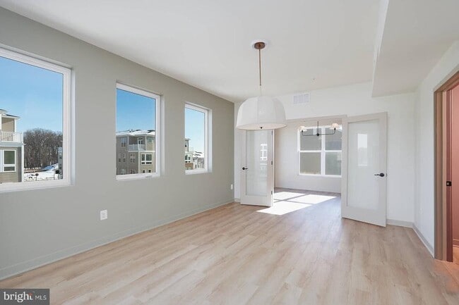 Building Photo - 710 Iron Frg Rd