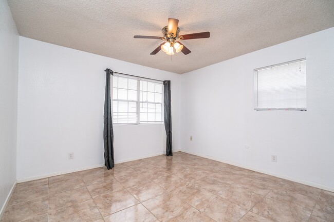 Building Photo - 3409 Herbert Dr